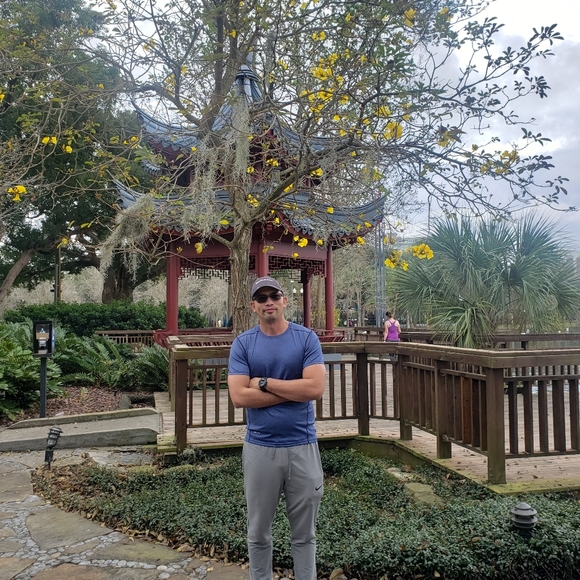 Meet your Posher, Carlos - Picture 1 of 1